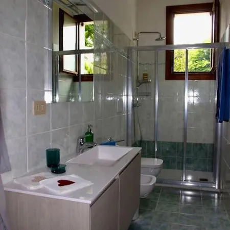 Apartament Isola Del Lido, Luminoso, Immerso Nel Verde, Per 5