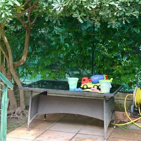 Isola Del Lido, Luminoso, Immerso Nel Verde, Per 5 Daire *