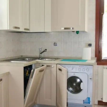 Isola Del Lido, Luminoso, Immerso Nel Verde, Per 5 Daire