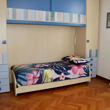 Isola Del Lido, Luminoso, Immerso Nel Verde, Per 5 Daire