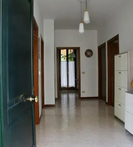 Isola Del Lido, Luminoso, Immerso Nel Verde, Per 5