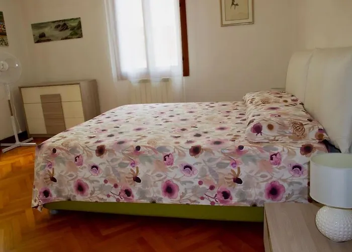 Apartamento Isola Del Lido, Luminoso, Immerso Nel Verde, Per 5