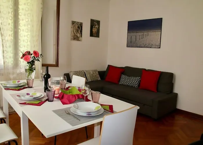 Apartamento Isola Del Lido, Luminoso, Immerso Nel Verde, Per 5