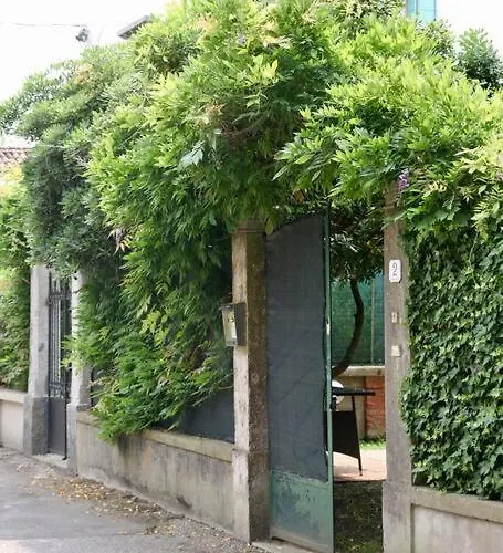 Isola Del Lido, Luminoso, Immerso Nel Verde, Per 5